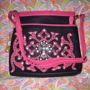 Woman’s messenger style purse